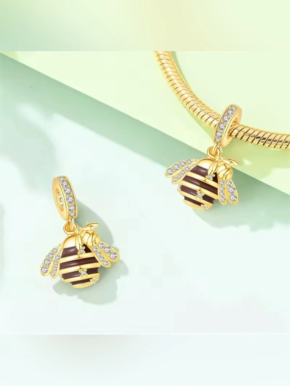 🌟🌟 14K Gold Plated Honey Comb Bee Dangle Charm